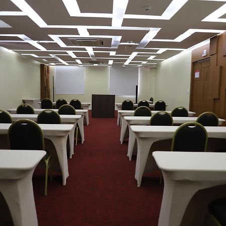 Hotel Ramada By Wyndham Manaus Torres Center Extérieur photo